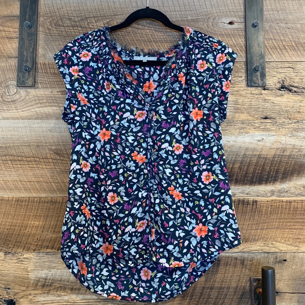 EUC - Daniel Rain - Floral Cap Sleeve Blouse - Blue - Medium